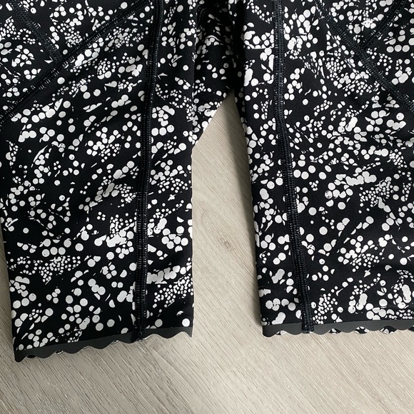 Yoga pants - Picture 2 of 5